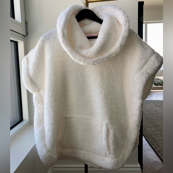 La Vie En Rose Sweaters - La Vie en Rose fluffy faux shearling lounge sweatshirt XS S